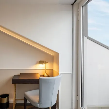 The Emerald House - Curio Collection By Hilton فندق