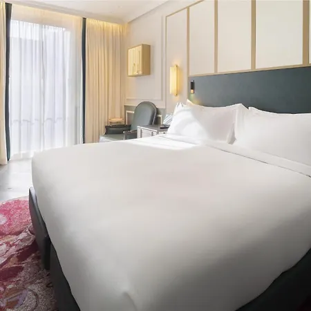 Hotel The Emerald House - Curio Collection By Hilton Lizbona