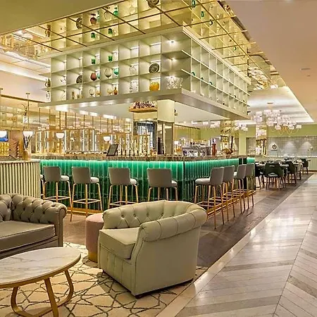 The Emerald House - Curio Collection By Hilton 리스본