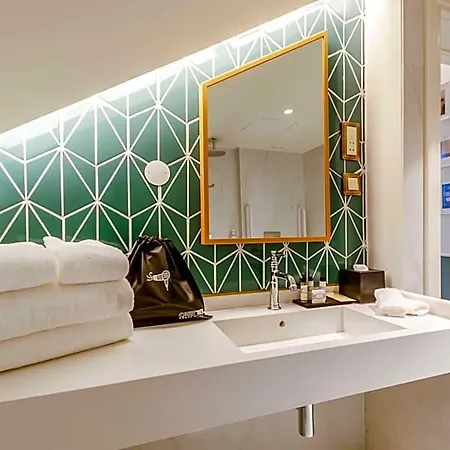 호텔 The Emerald House - Curio Collection By Hilton 4*