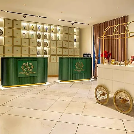 The Emerald House - Curio Collection By Hilton 호텔 리스본