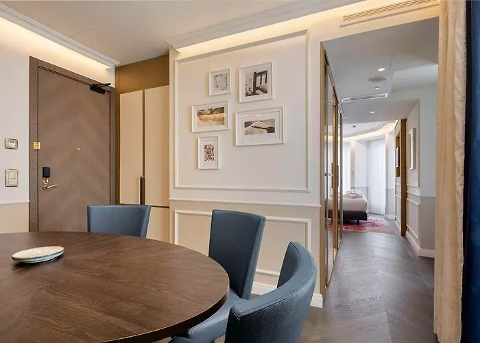 The Emerald House - Curio Collection By Hilton Lisboa