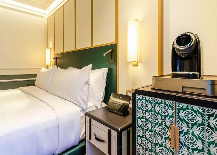 The Emerald House - Curio Collection By Hilton Lissabon
