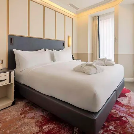 The Emerald House - Curio Collection By Hilton ליסבון