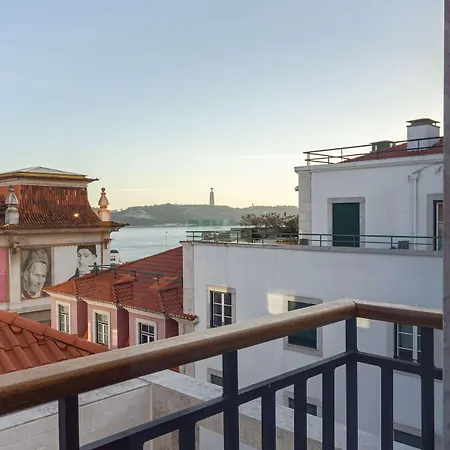 מלון The Emerald House - Curio Collection By Hilton 4*