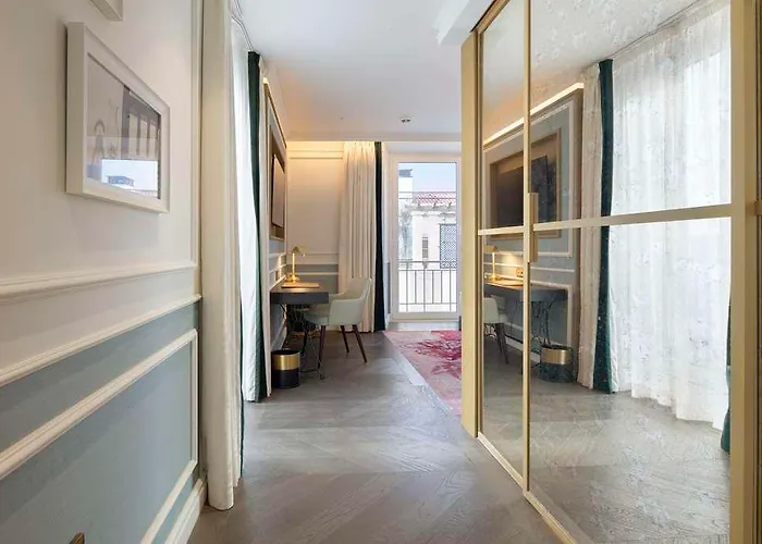 Hotel The Emerald House - Curio Collection By Hilton Lisboa