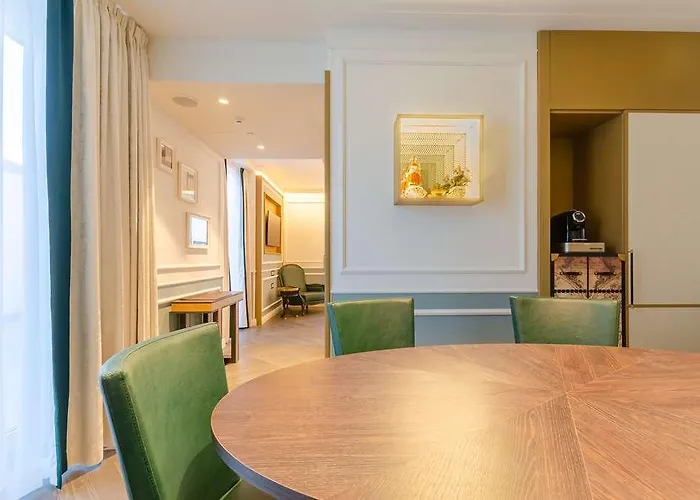 Hotel The Emerald House - Curio Collection By Hilton Lisboa