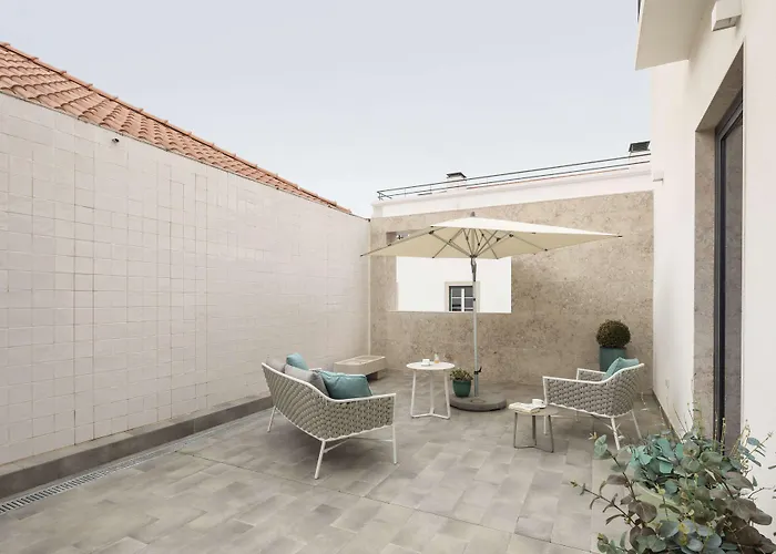 Hotel The Emerald House - Curio Collection By Hilton Lisboa